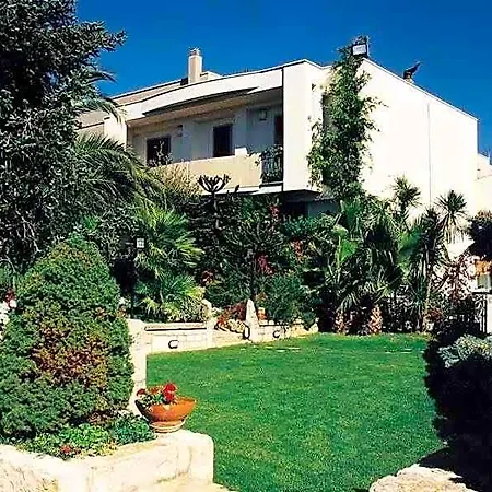 クオール ディ プーリア 3* アルベロベッロ
